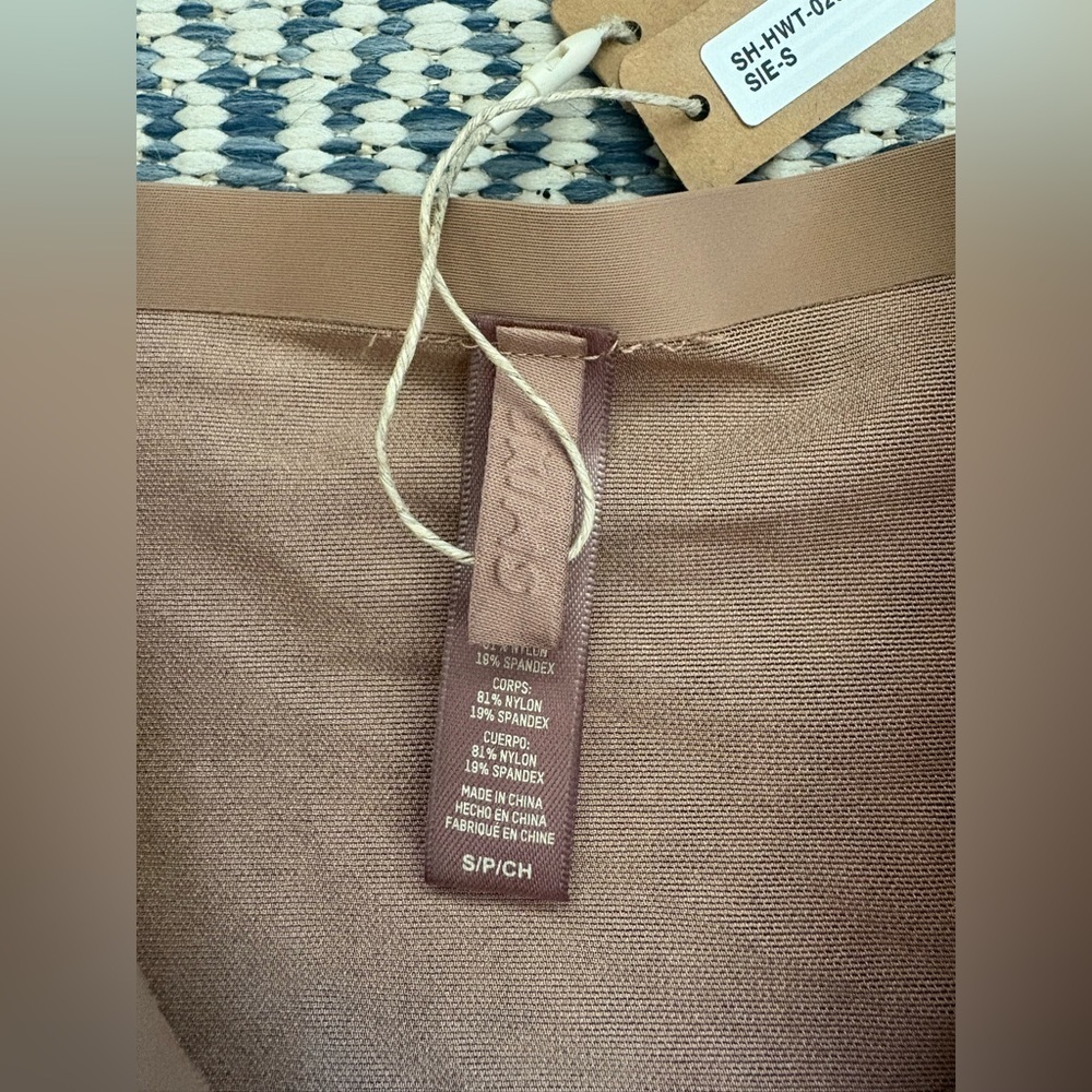 NWT SKIMS high waisted thong! - Picture 4 of 9